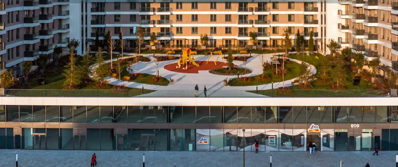 Kompleks „Planet Residence“ u Nišu — unutrašnje dvorište i parter sa lokalima, u kome je kancelarija Zlatnog Standarda na adresi Blagoja Parovića 1L